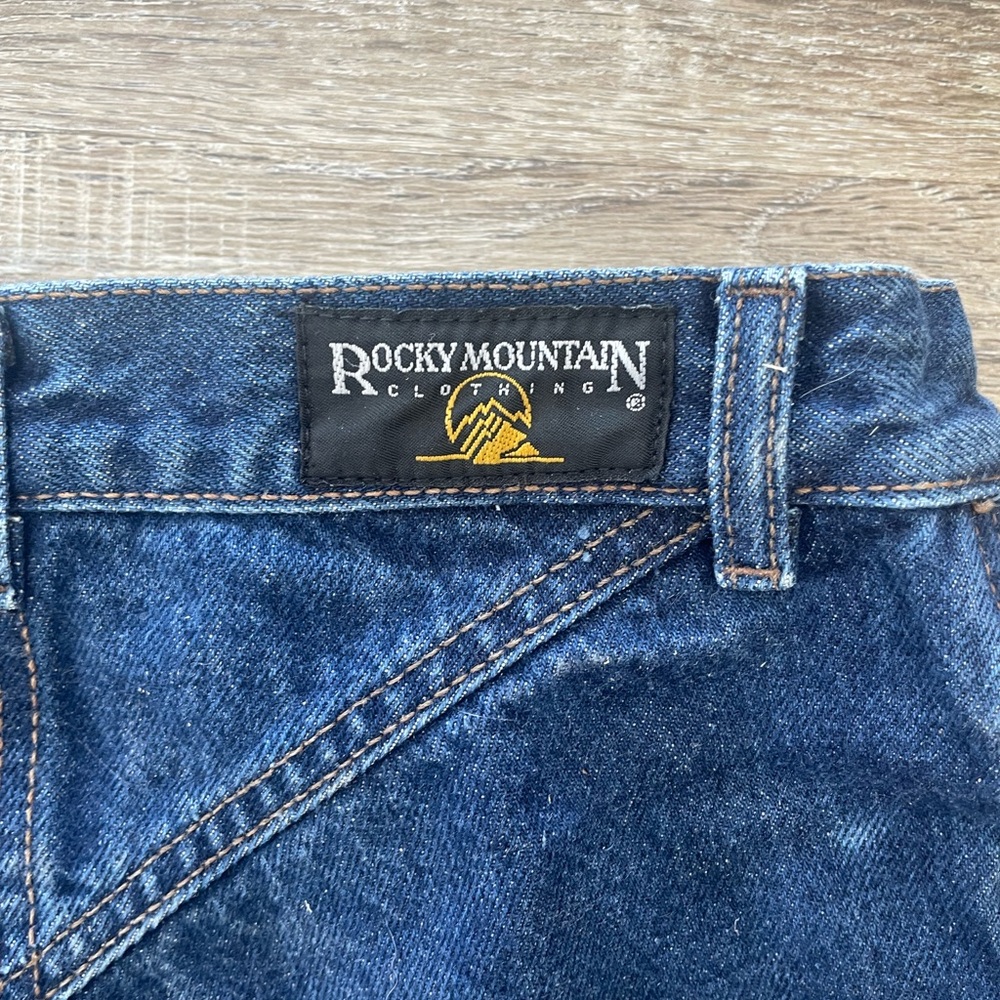 Vintage Rocky Mountains, worn once. Fit like a 0 or 1. Inseam is 36
